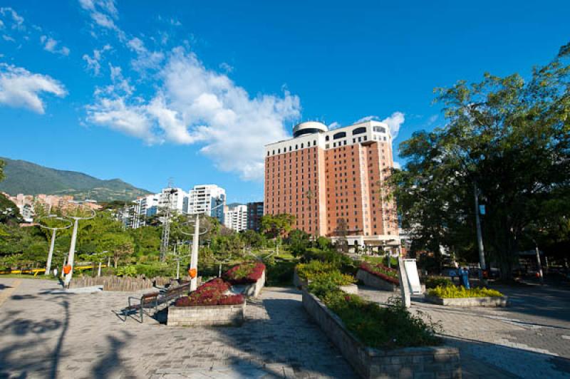 Parque Lineal La Presidenta, El Poblado, Medellin,...