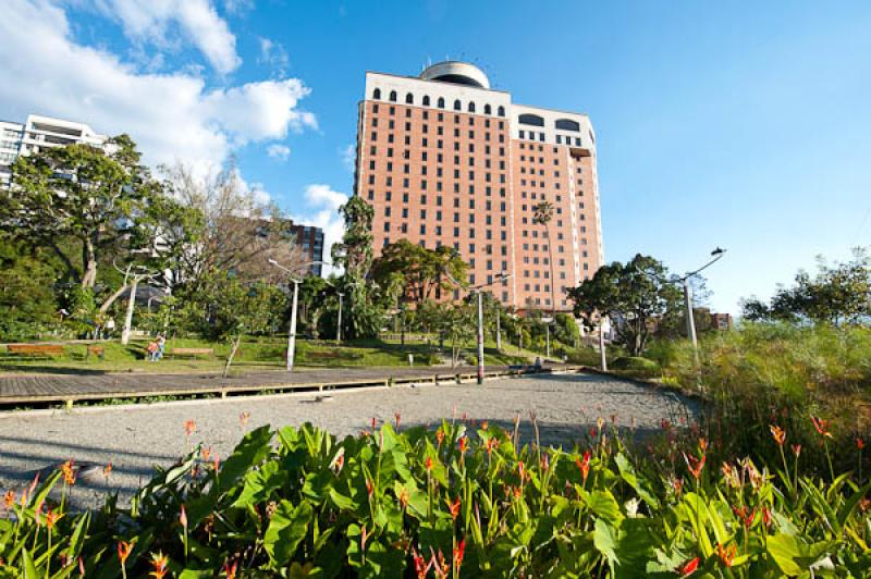 Parque Lineal La Presidenta, El Poblado, Medellin,...