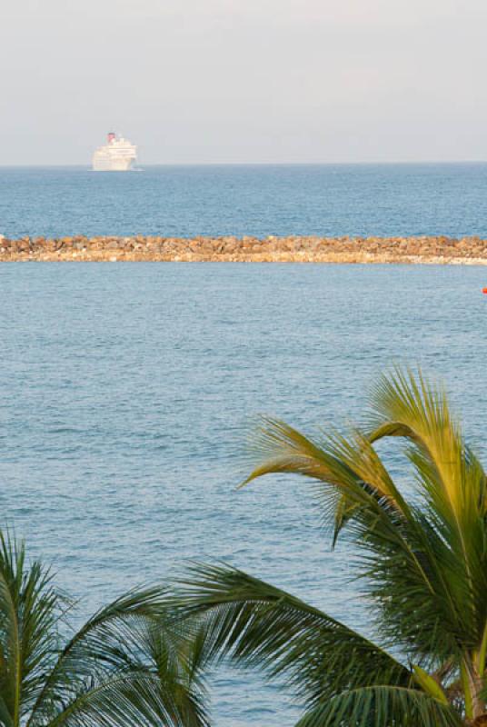 Crucero en Bahia de Santa Marta, Santa Marta, Magd...