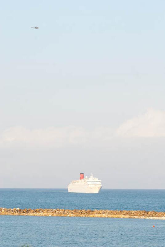 Crucero en Bahia de Santa Marta, Santa Marta, Magd...