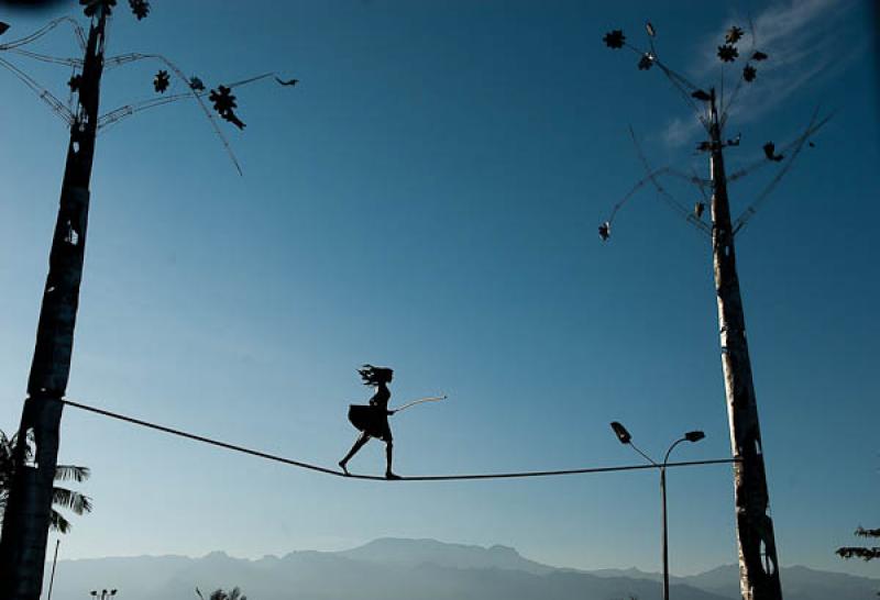 Escultura Equilibrio, Manizales, Caldas, Colombia