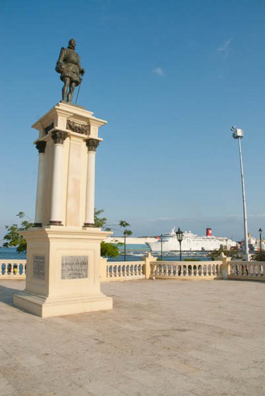 Estatua Rodrigo de Bastidas, Santa Marta, Magdalen...