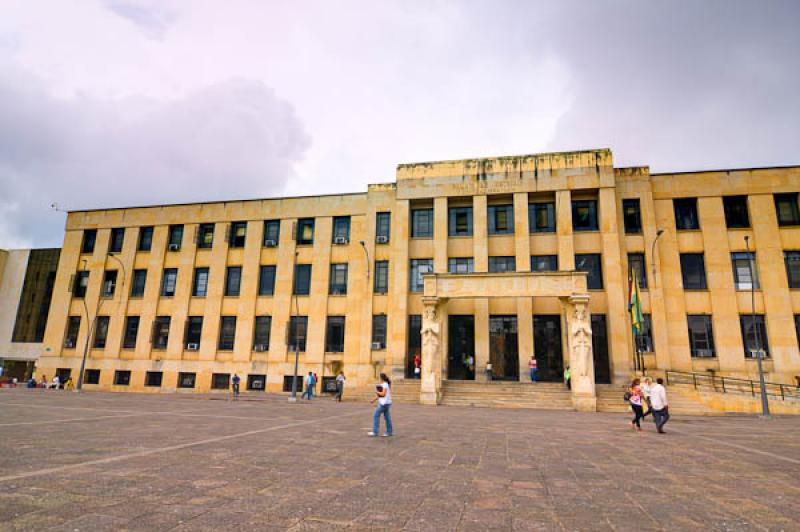 Palacio de Justicia, Plaza Civica Luis Carlos Gala...