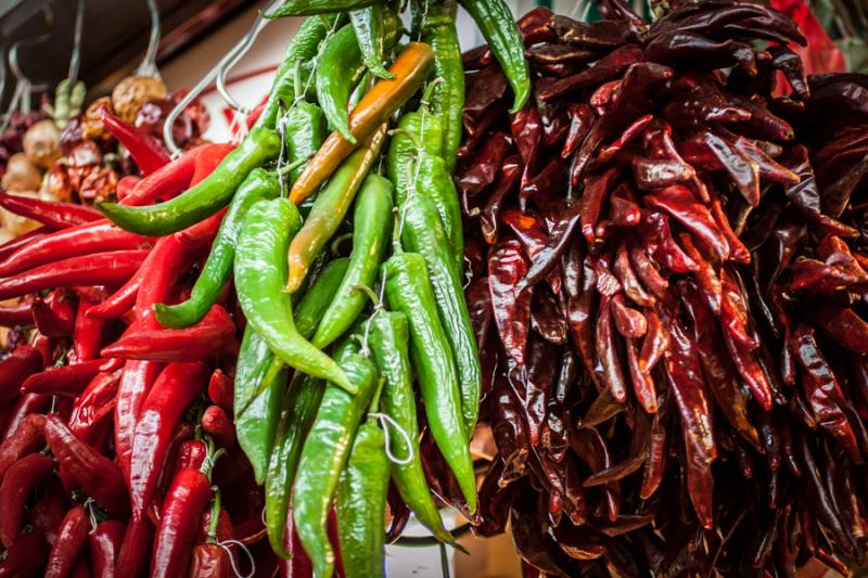 Chiles en el Mercado de San Jose, La Boqueria, Bar...