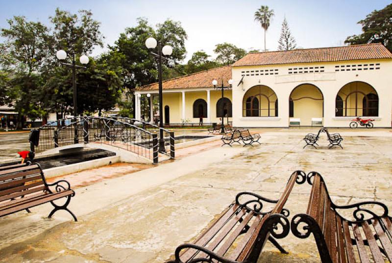 Plaza Principal, Apulo, Provincia de Tequendama, C...