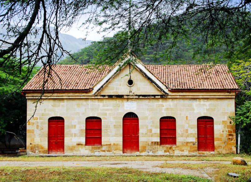 La Estacion del Ferrocarril, Apulo, Provincia de T...