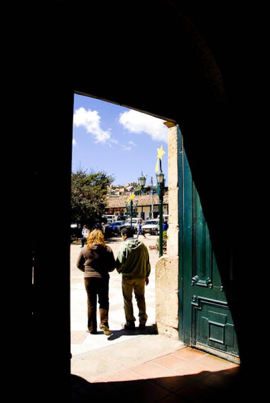 Pareja en la Parroquia Nuestra SeÃ±ora del Rosar...