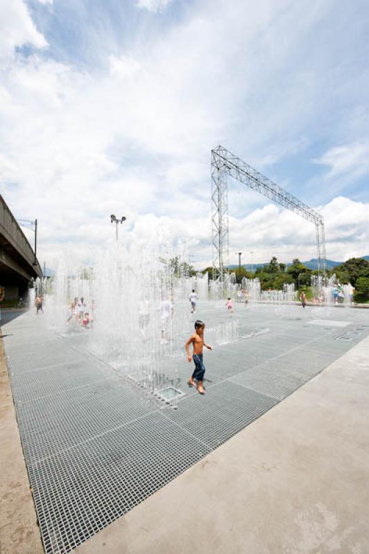 Fuentes Ciberneticas, Avenida Regional, Medellin, ...