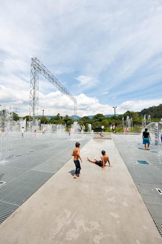 Fuentes Ciberneticas, Avenida Regional, Medellin, ...