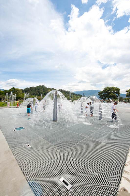 Fuentes Ciberneticas, Avenida Regional, Medellin, ...