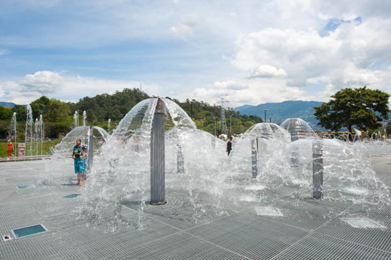 Fuentes Ciberneticas, Avenida Regional, Medellin, ...