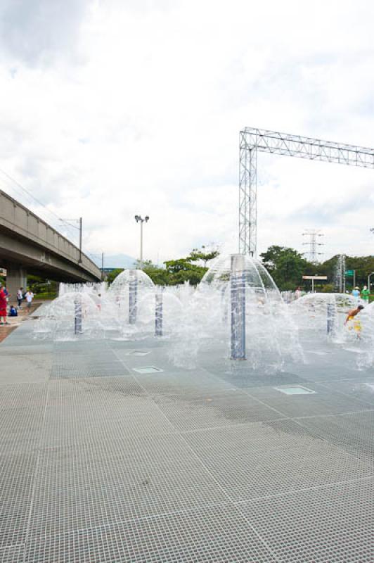 Fuentes Ciberneticas, Avenida Regional, Medellin, ...