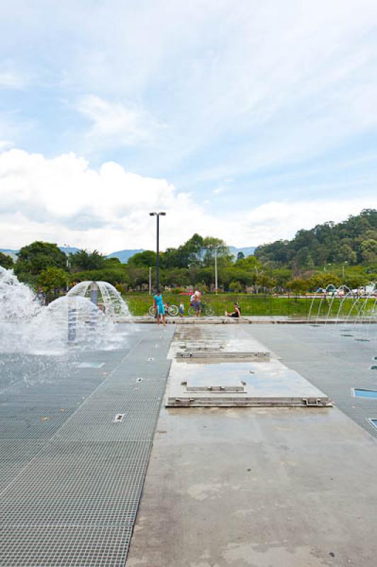 Fuentes Ciberneticas, Avenida Regional, Medellin, ...