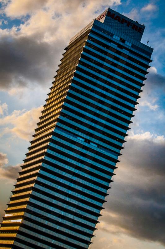 Torre Mapfre, Playa de la Barceloneta, Barcelona, ...