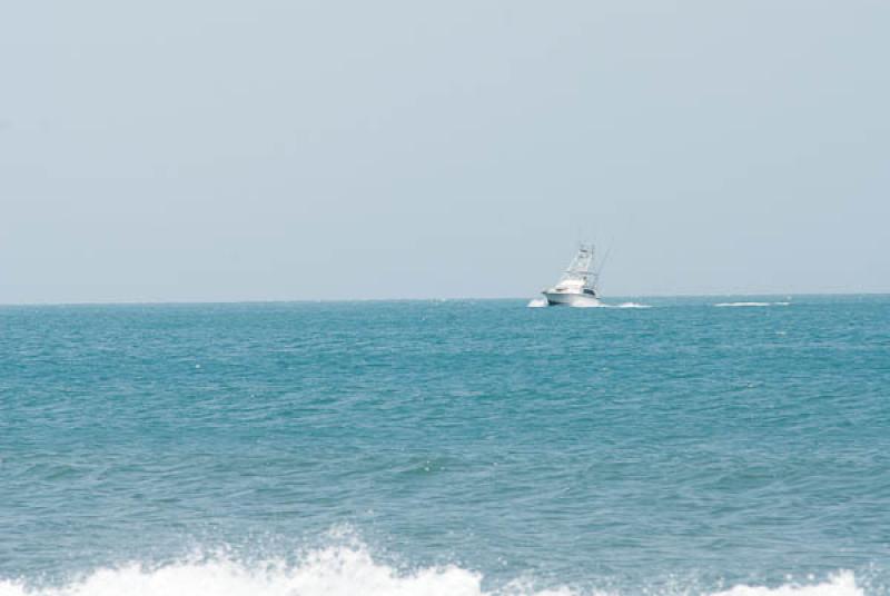 Velero en el El Rodadero, Santa Marta, Magdalena, ...