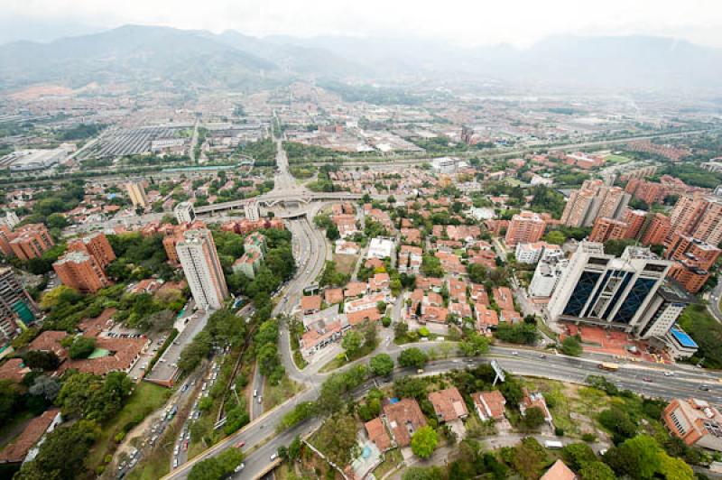 Avenida El Poblado, Poblado, Medellin, Antioquia, ...