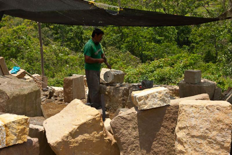 Hombre Trabajando, Barichara, Santander, Bucaraman...