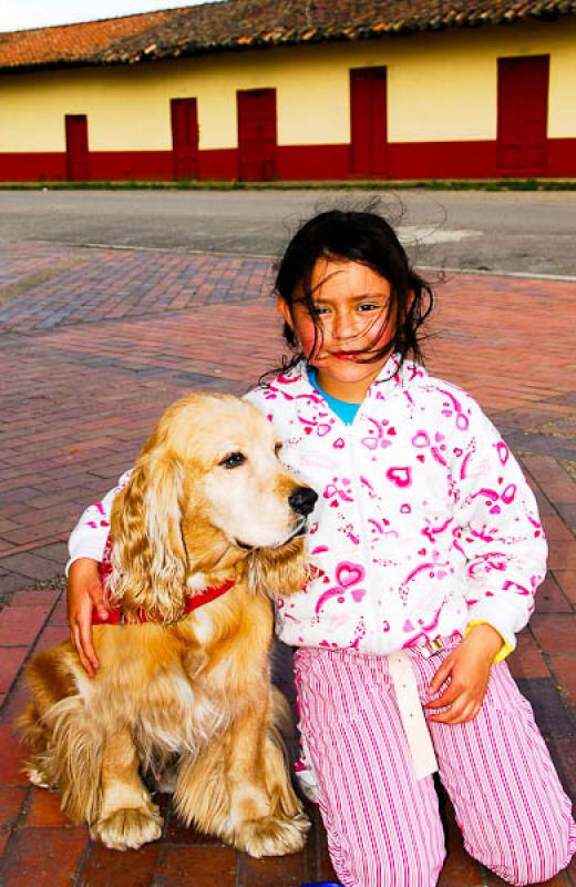 NiÃ±a con su Mascota, Carmen de Carupa, Provinci...