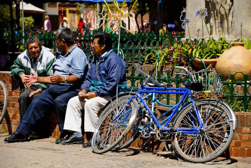 Hombres en el Parque Santander, Chia, Sabana Centr...