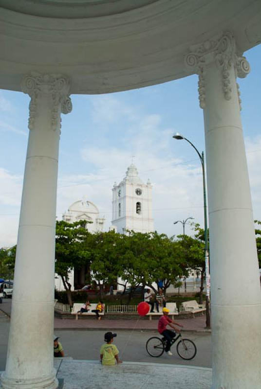 Iglesia San Juan Bautista, Parque del Centenario, ...