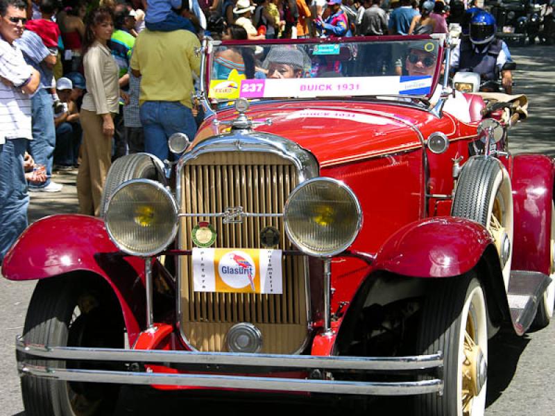 Desfile Autos Clasicos, Feria de las Flores, Medel...