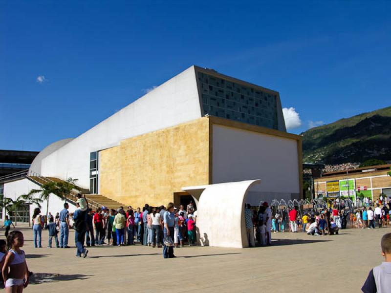 Planetario de Medellin Jesus Emilio Ramirez, Parqu...