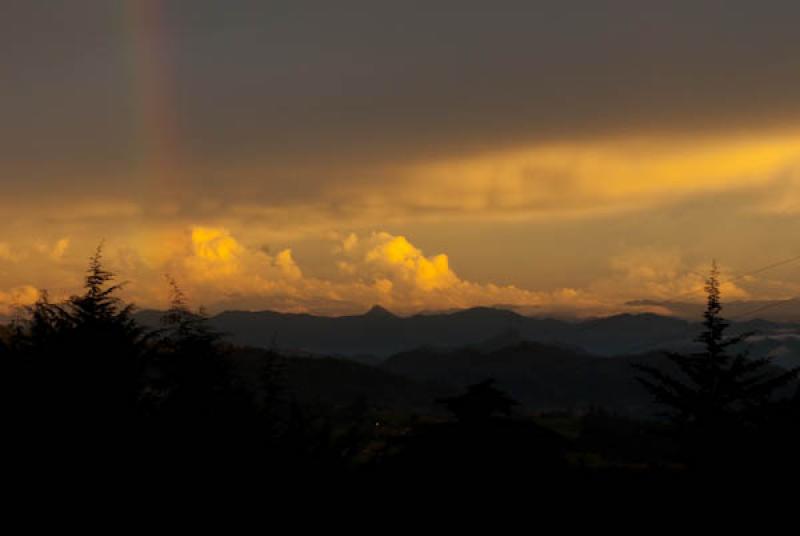 Atardecer en Santa Elena, Medellin, Antioquia, Col...