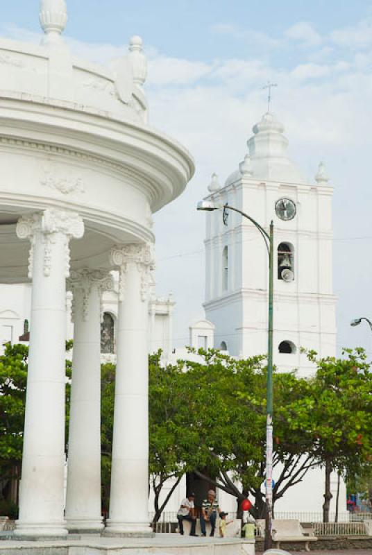 Iglesia San Juan Bautista, Parque del Centenario, ...