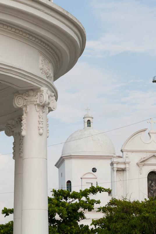 Iglesia San Juan Bautista, Parque del Centenario, ...