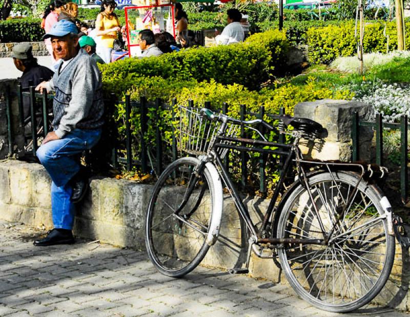 Hombre en el Parque Principal, Funza, Provincia de...