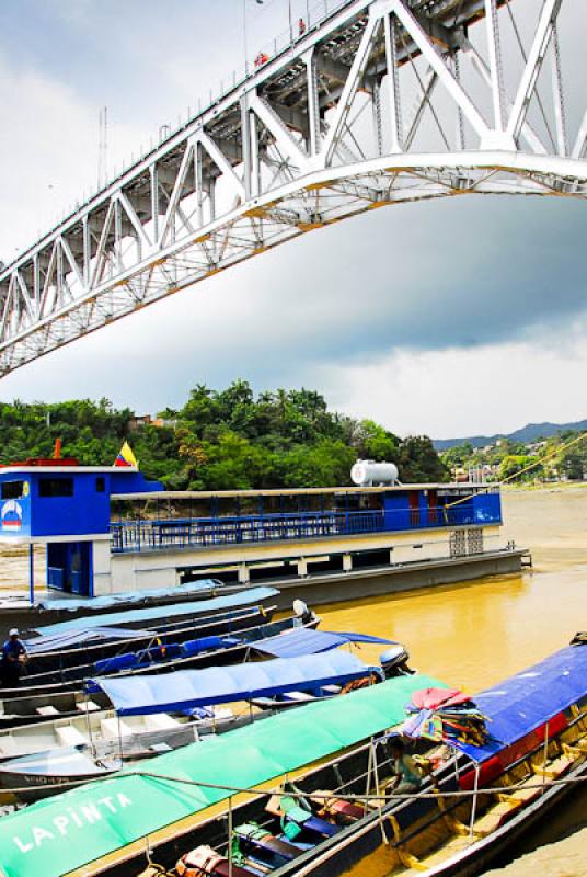 Puente Ferreo, Girardot, Provicia del Alto Magdale...