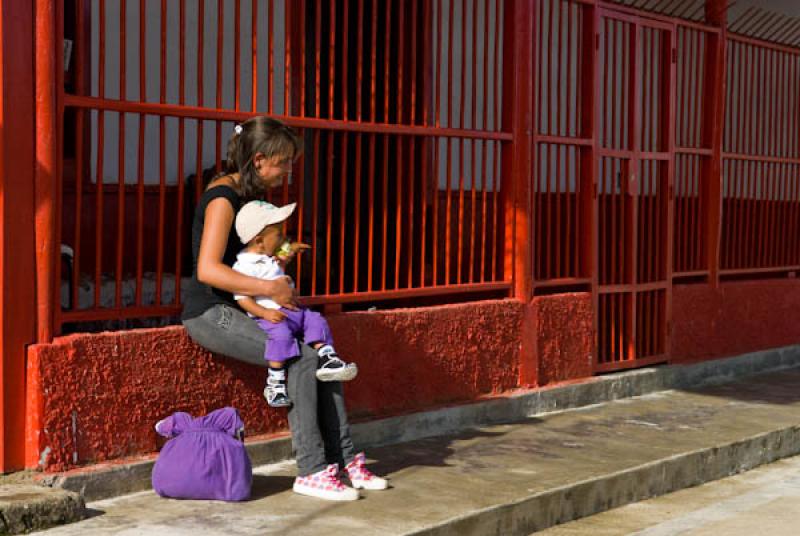 Madre con su Hijo, Hoyo Rico, Santa Rosa de Osos, ...