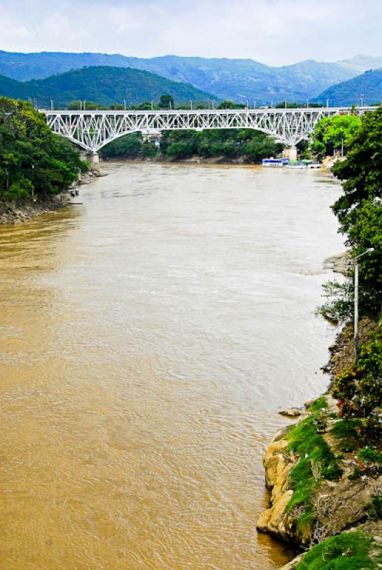 Puente Ferreo, Girardot, Provicia del Alto Magdale...