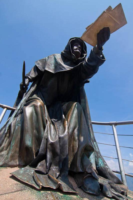 Fray Ciriaco de Archila, Monumento a la Santandere...