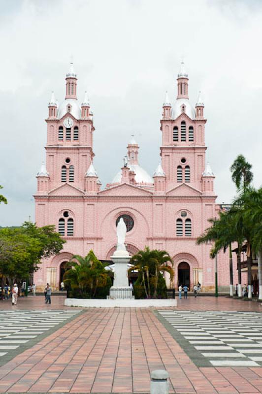 Basilica Menor del SeÃ±or de los Milagros de Bug...