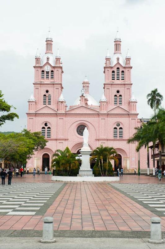 Basilica Menor del SeÃ±or de los Milagros de Bug...