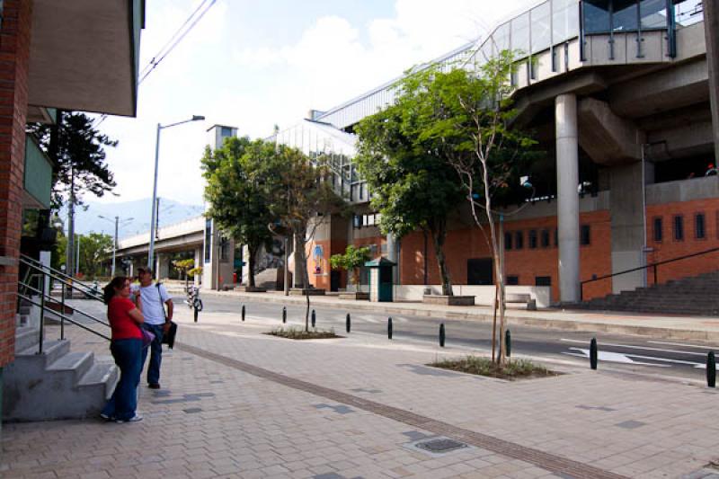 Estacion Estadio, Boulevard de la 70, Medellin, An...