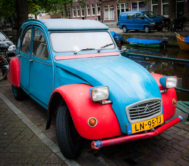 Auto Estacionado, Canal Sint Nicolaaskerk, Amsterd...