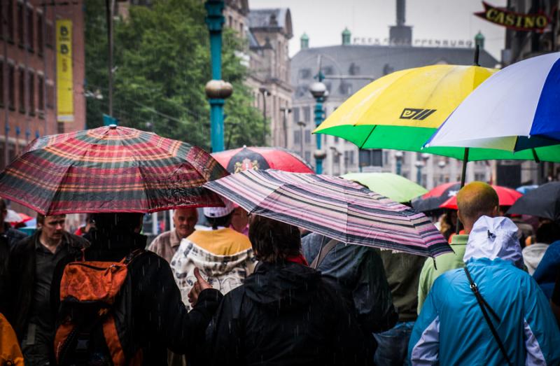 Multitud en la Ciudad de Amsterdam, Holanda, Paise...