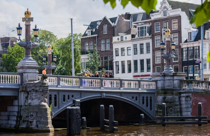 Canal Sint Nicolaaskerk, Amsterdam, Holanda, Paise...