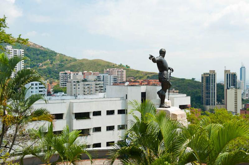 Estatua de Sebastian de Belalcazar, Cali, Santiago...