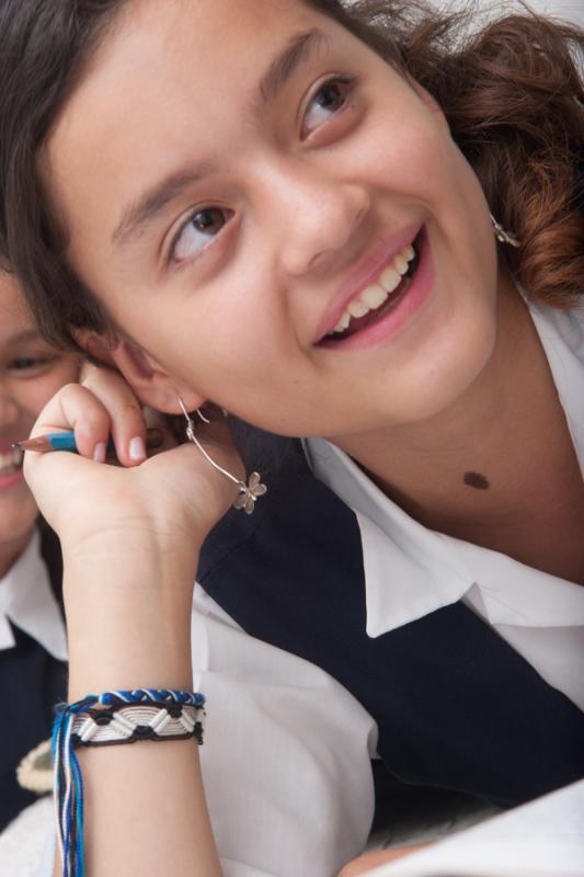 Niña Estudiando