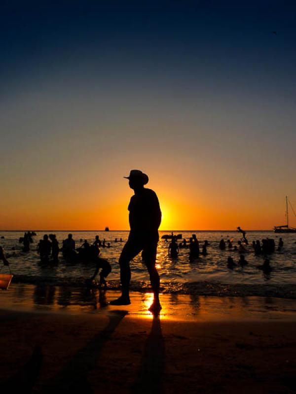 Ocaso en el El Rodadero, Santa Marta, Magdalena, C...