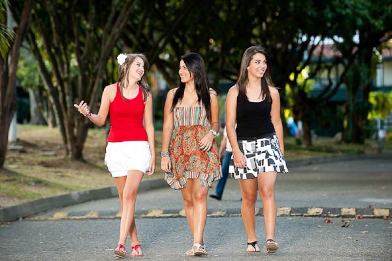 Hermanas Sonriendo