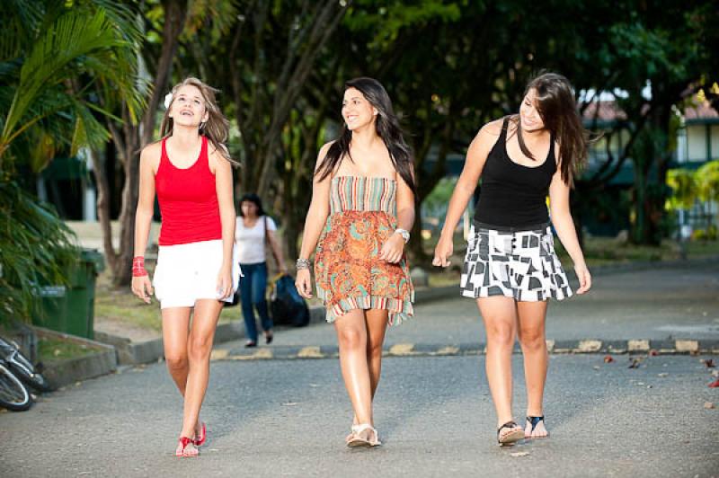 Hermanas Sonriendo