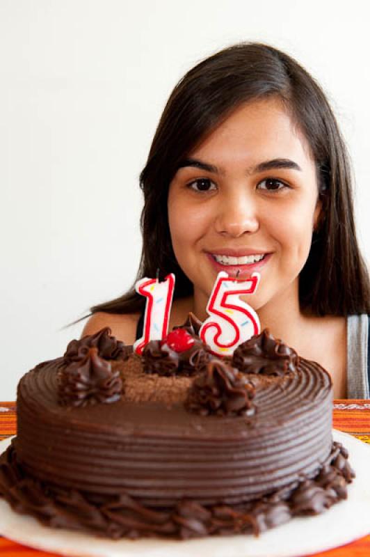 Niña Celebrando su Cumpleaños