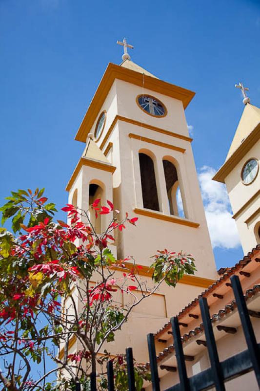 Iglesia de Nuestra SeÃ±ora de la Salud, Sutamarc...