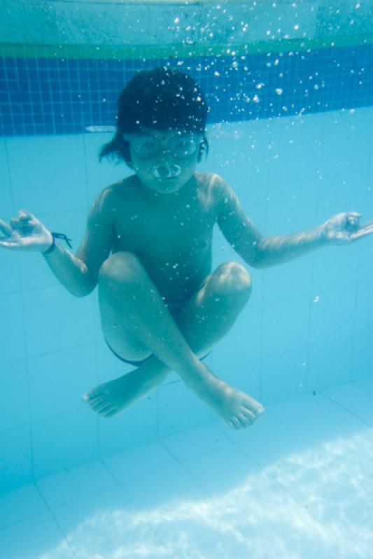 NiÃ±o Meditando en el Agua