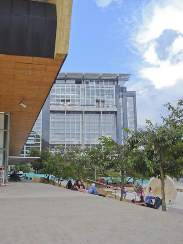 Edificio de Extension del Alma Mater, Medellin, An...