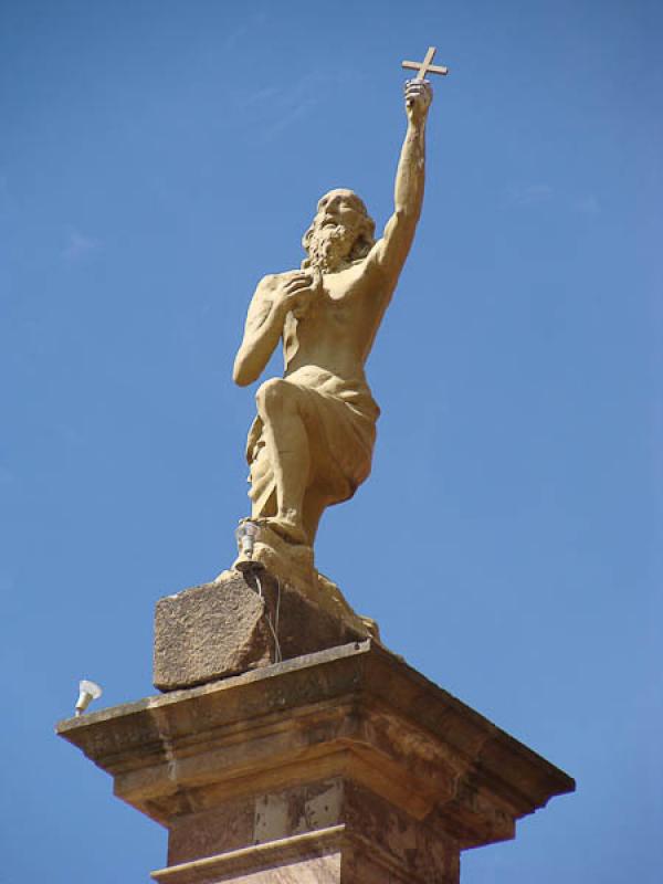 Escultura de la Iglesia Principal de Nobsa, Nobsa,...